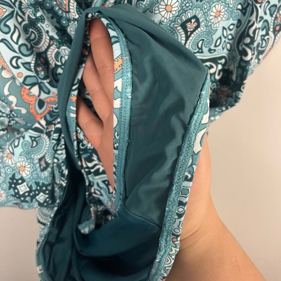 Jantzen Surplice Maillot One-Piece Swimsuit Blue Medallion and Skirt Size 24W - Picture 4 of 16